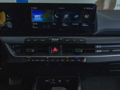 Used 2025 Kia K4 FWD image 4