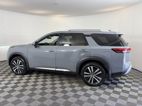 Certified 2024 Nissan Pathfinder Platinum AWD/4WD image 9
