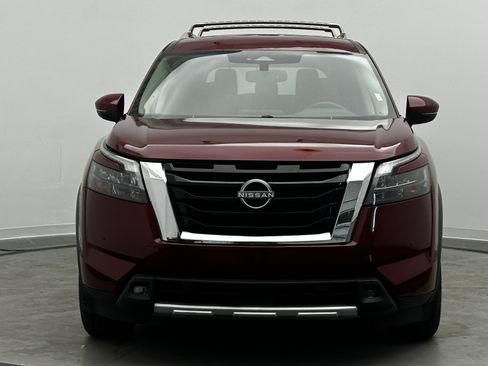 Used 2022 Nissan Pathfinder SL image 2