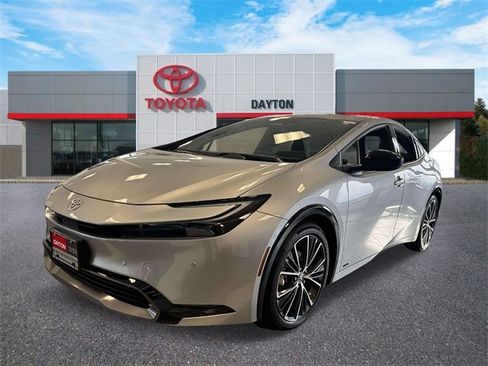 Used 2025 Toyota Prius XLE image 2