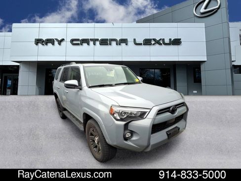 Used 2021 Toyota 4Runner Limited AWD/4WD image 2