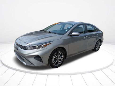 Used 2024 Kia Forte LXS FWD image 8
