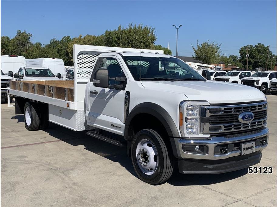 Used 2023 Ford F550 Luxury RWD image 3