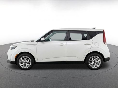 Used 2025 Kia Soul LX w/ LX Technology Package FWD image 5