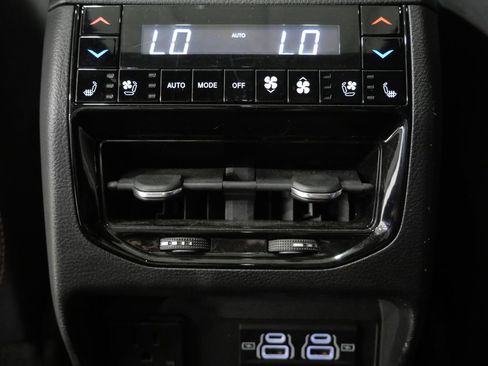 Used 2022 Jeep Grand Cherokee Summit AWD/4WD image 27