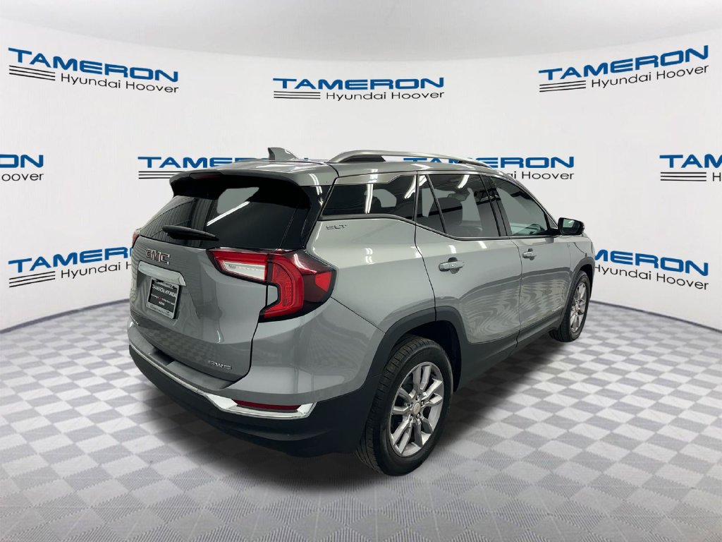 Used 2024 GMC Terrain SLT AWD/4WD image 5