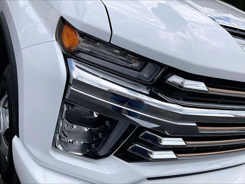 Used 2020 Chevrolet Silverado 3500 High Country AWD/4WD image 27