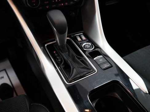 Used 2025 Mitsubishi Eclipse Cross SE image 38