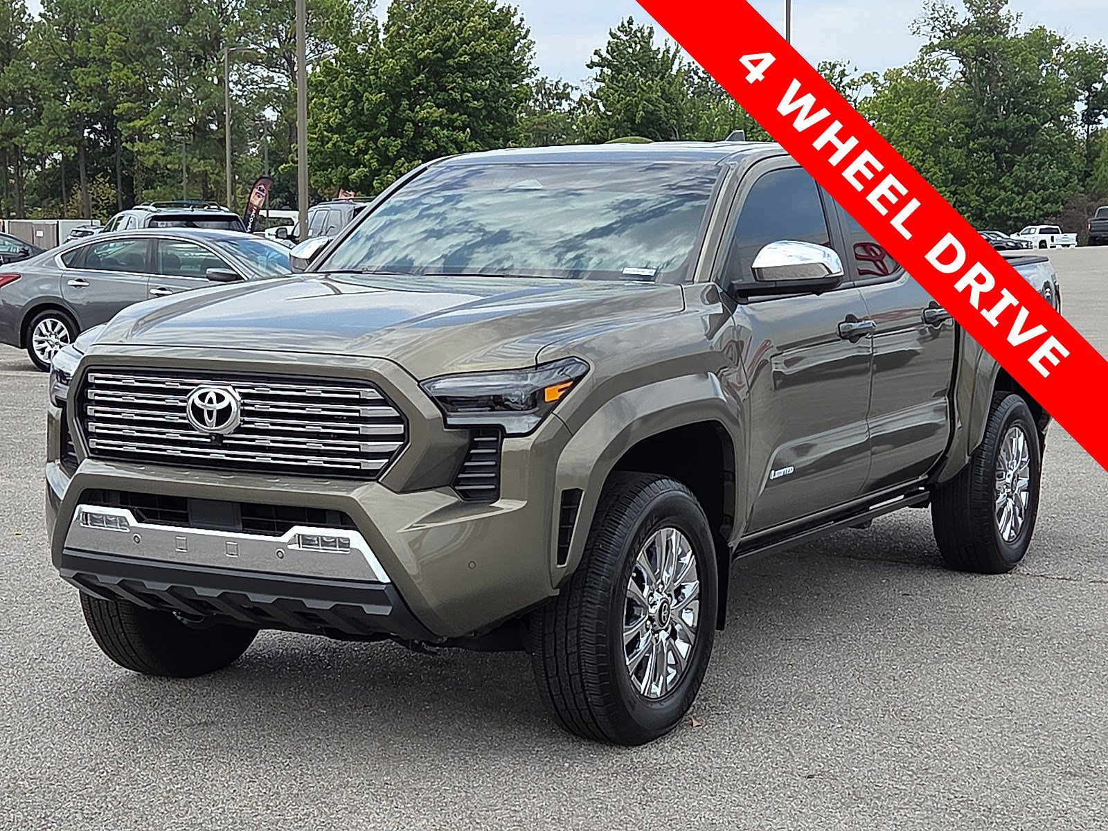 Used 2025 Toyota Tacoma Limited AWD/4WD image 2