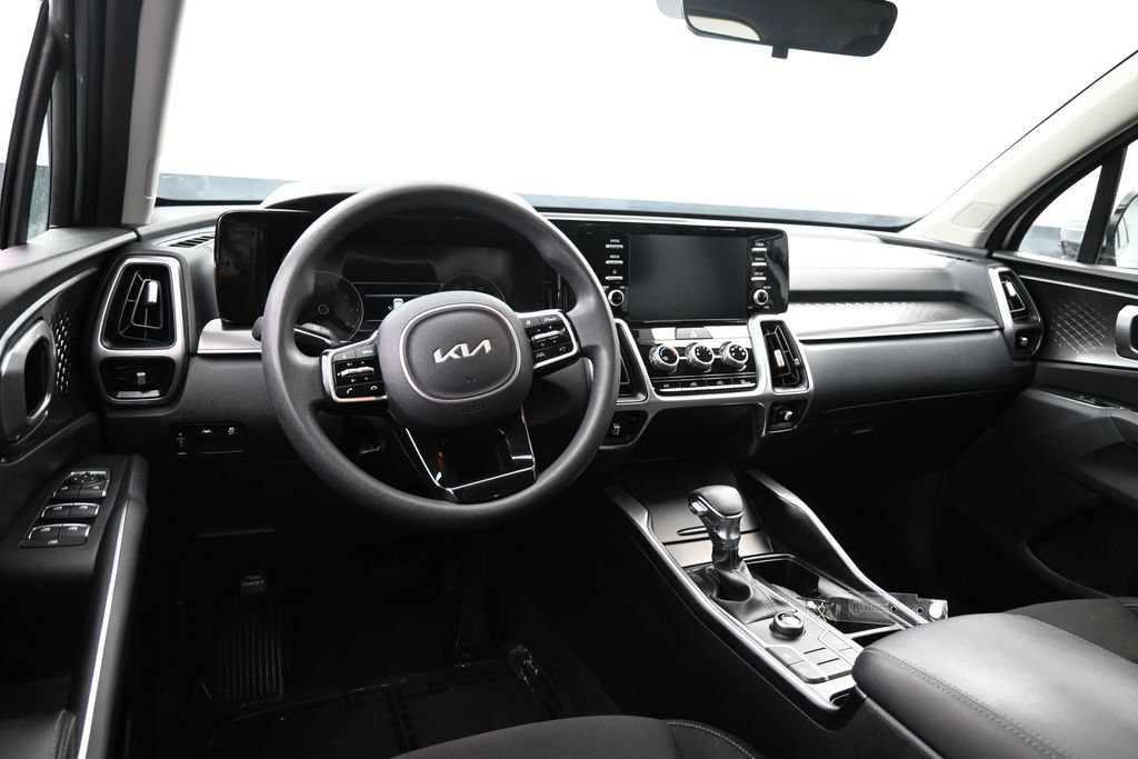 Used 2022 Kia Sorento LX FWD image 12
