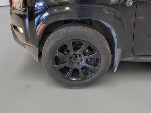 Used 2022 Nissan Frontier SV RWD image 6