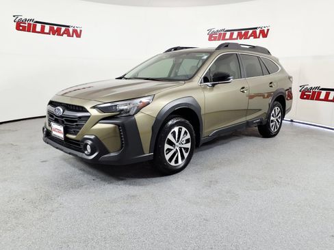 Used 2025 Subaru Outback Premium AWD/4WD image 3