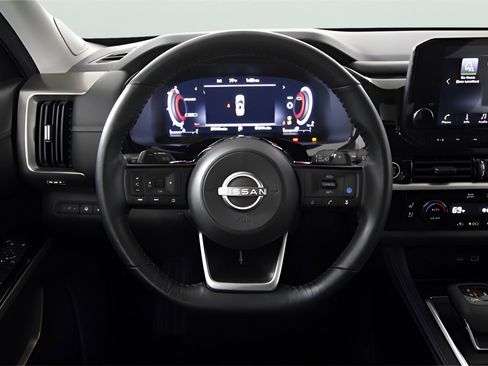 Used 2024 Nissan Pathfinder Platinum image 23