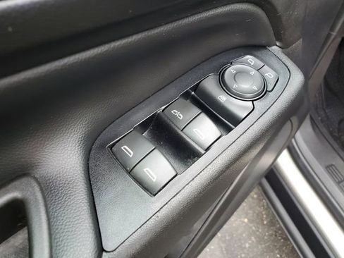 Used 2018 Chevrolet Equinox LT FWD image 15
