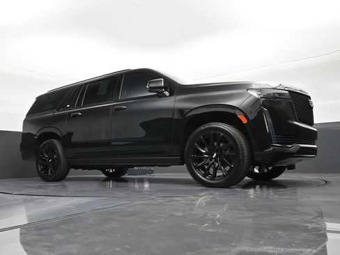 Certified 2024 Cadillac Escalade ESV Sport Platinum w/ LPO, ONYX Package RWD image 26
