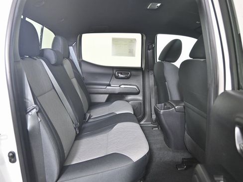 Used 2023 Toyota Tacoma TRD Off-Road image 16