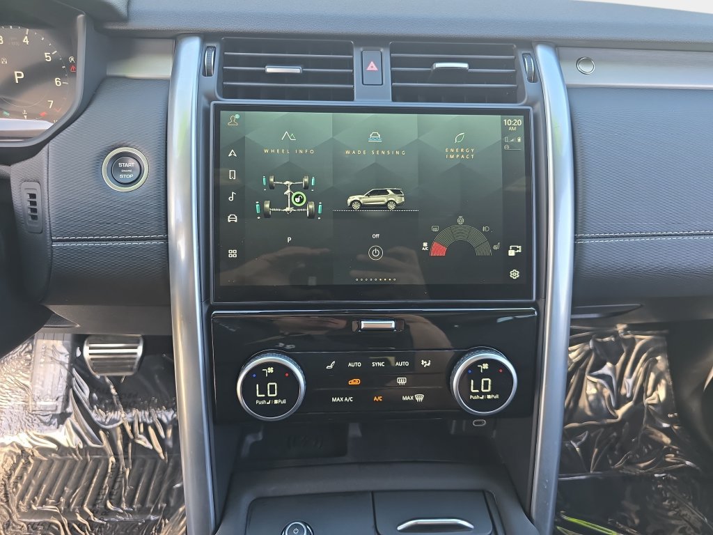 Used 2025 Land Rover Discovery Dynamic SE AWD/4WD image 22