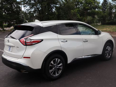 Used 2018 Nissan Murano S image 4