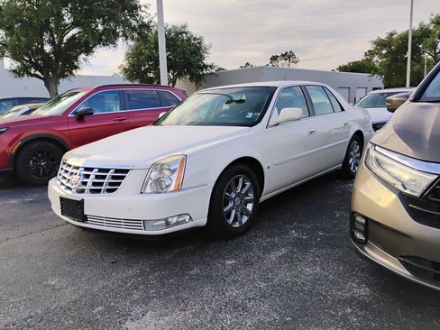 Used 2009 Cadillac DTS FWD image 7
