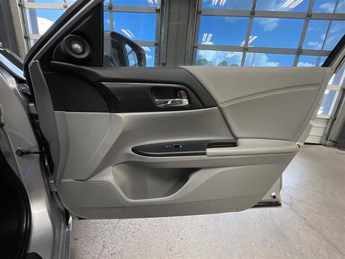 Used 2015 Honda Accord EX-L image 28