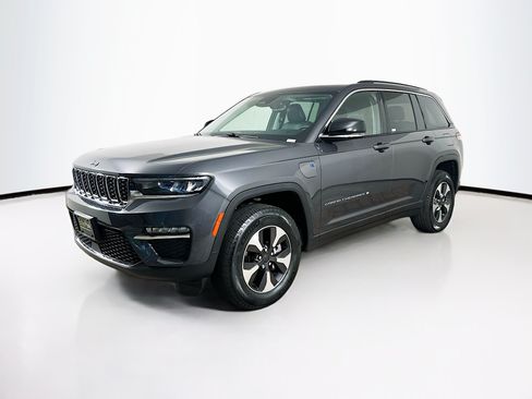 Used 2023 Jeep Grand Cherokee 4WD 4xe image 3