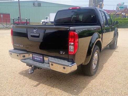 Used 2013 Nissan Frontier SV w/ SV Value Truck Pkg RWD image 11