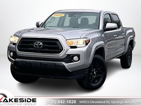 Used 2021 Toyota Tacoma SR5 w/ Technology Package image 1