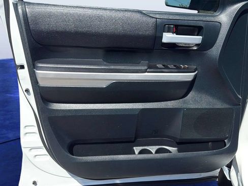 Used 2017 Toyota Tundra SR5 AWD/4WD image 17
