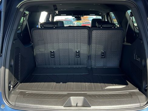 New 2026 Chevrolet Suburban LT w/ Comfort Package image 12