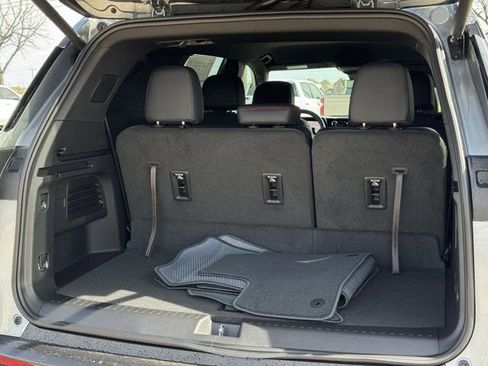 New 2026 Chevrolet Traverse Z71 w/ Driver Confidence Package image 25