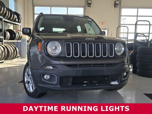 Used 2017 Jeep Renegade Latitude image 10