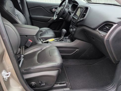 Used 2021 Jeep Cherokee Latitude Lux w/ Comfort/Convenience Group image 28