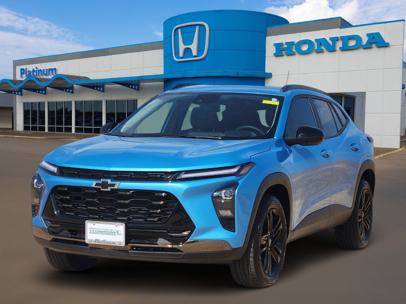 Used 2025 Chevrolet Trax ACTIV FWD image 2