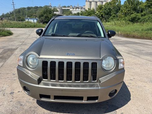 Used 2007 Jeep Compass Sport FWD image 3