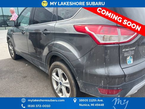 Used 2016 Ford Escape SE w/ Equipment Group 201A AWD/4WD image 12