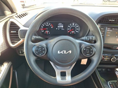 Used 2022 Kia Soul LX w/ Technology Package image 18