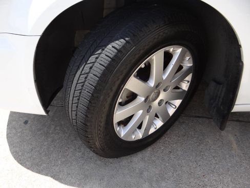 Used 2014 Chrysler Town & Country Touring image 28