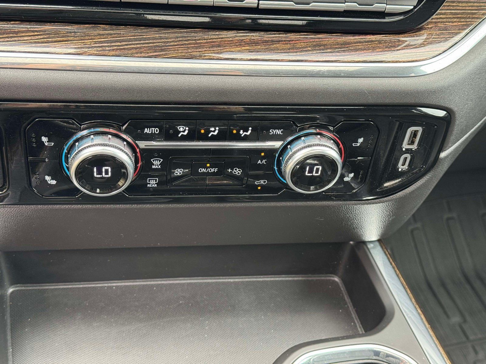Used 2024 GMC Sierra 1500 Elevation w/ Elevation Premium Package AWD/4WD image 26