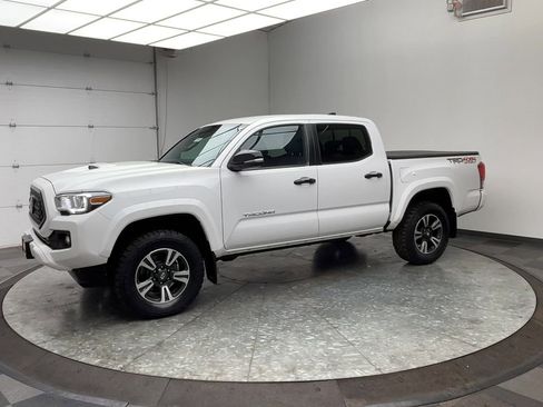 Used 2019 Toyota Tacoma TRD Sport image 34