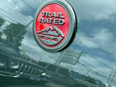 Used 2024 Jeep Compass Trailhawk image 6