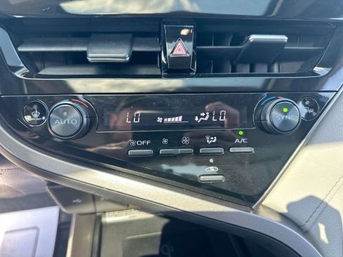 Used 2021 Toyota Camry SE w/ Cold Weather Package AWD/4WD image 20