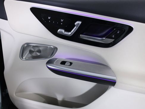Certified 2026 Mercedes-Benz GLC 300 4MATIC image 59