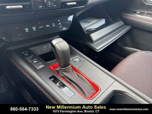 Used 2025 Nissan Kicks SR image 20