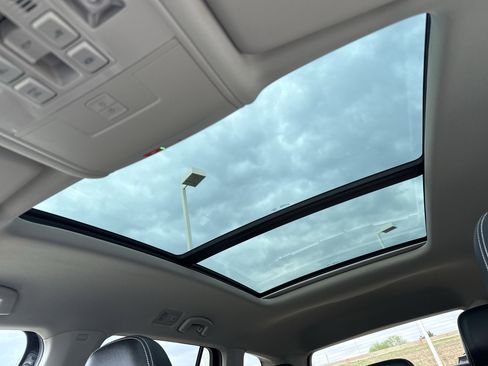 Used 2023 Volkswagen Atlas SE w/ Panoramic Sunroof Package AWD/4WD image 22