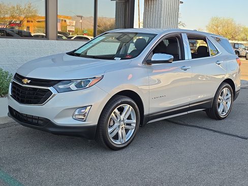 Used 2020 Chevrolet Equinox LT image 3