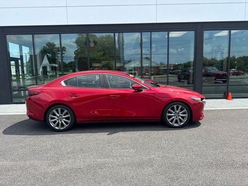 Used 2020 MAZDA MAZDA3 Sedan w/ Select Package FWD image 2
