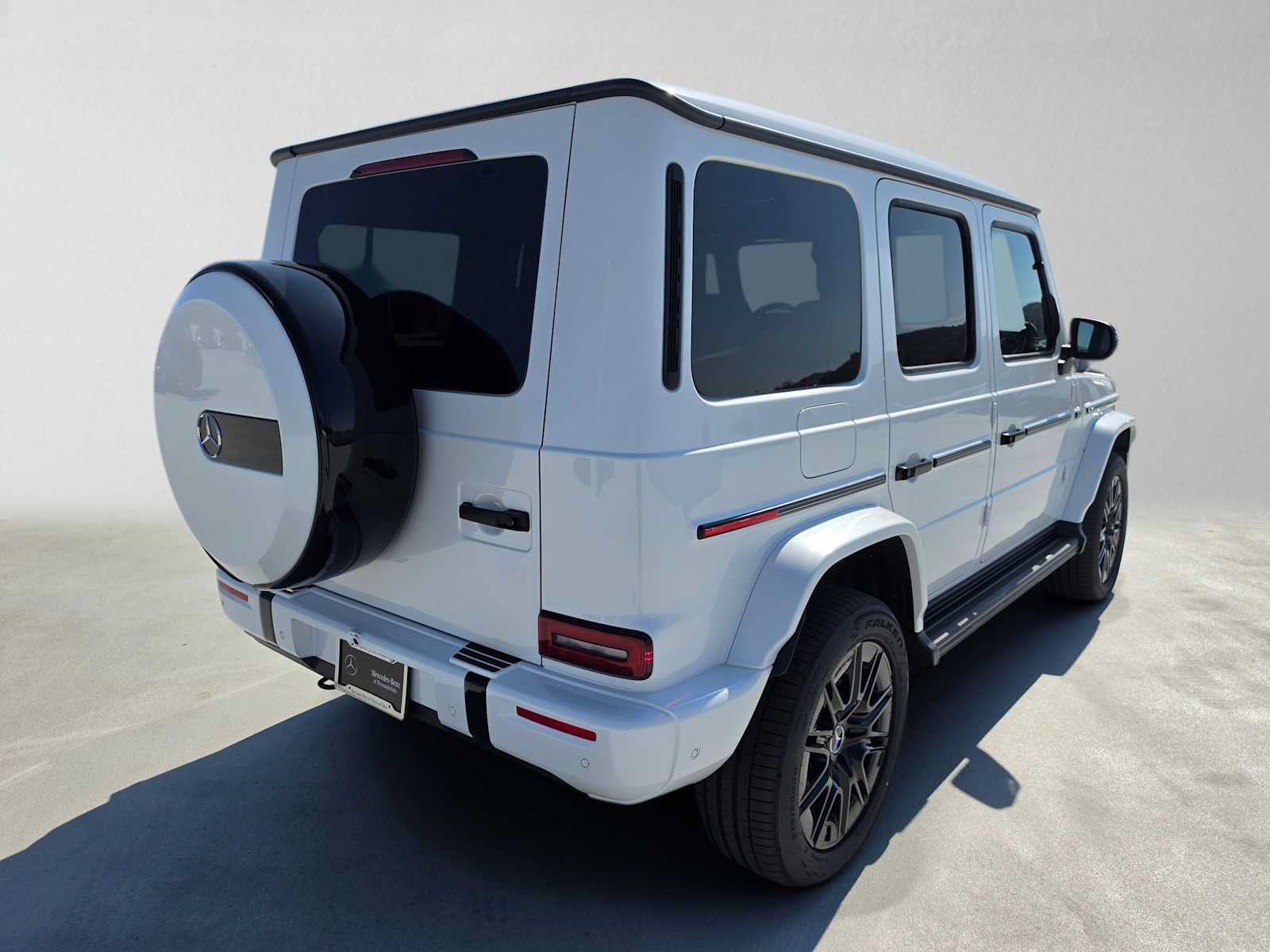 New 2027 Mercedes-Benz G 580 e image 3