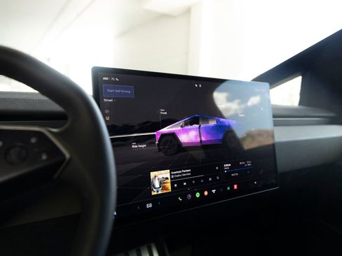 Used 2024 Tesla Cybertruck Cyberbeast AWD/4WD image 16
