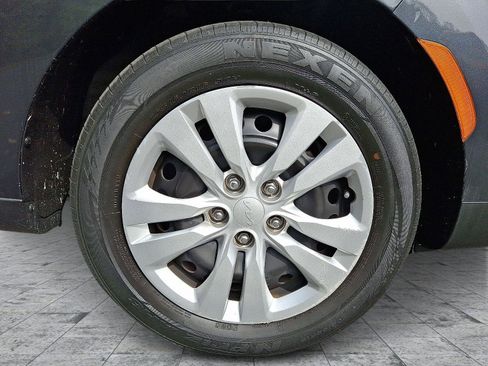 Used 2022 Kia Soul LX image 8