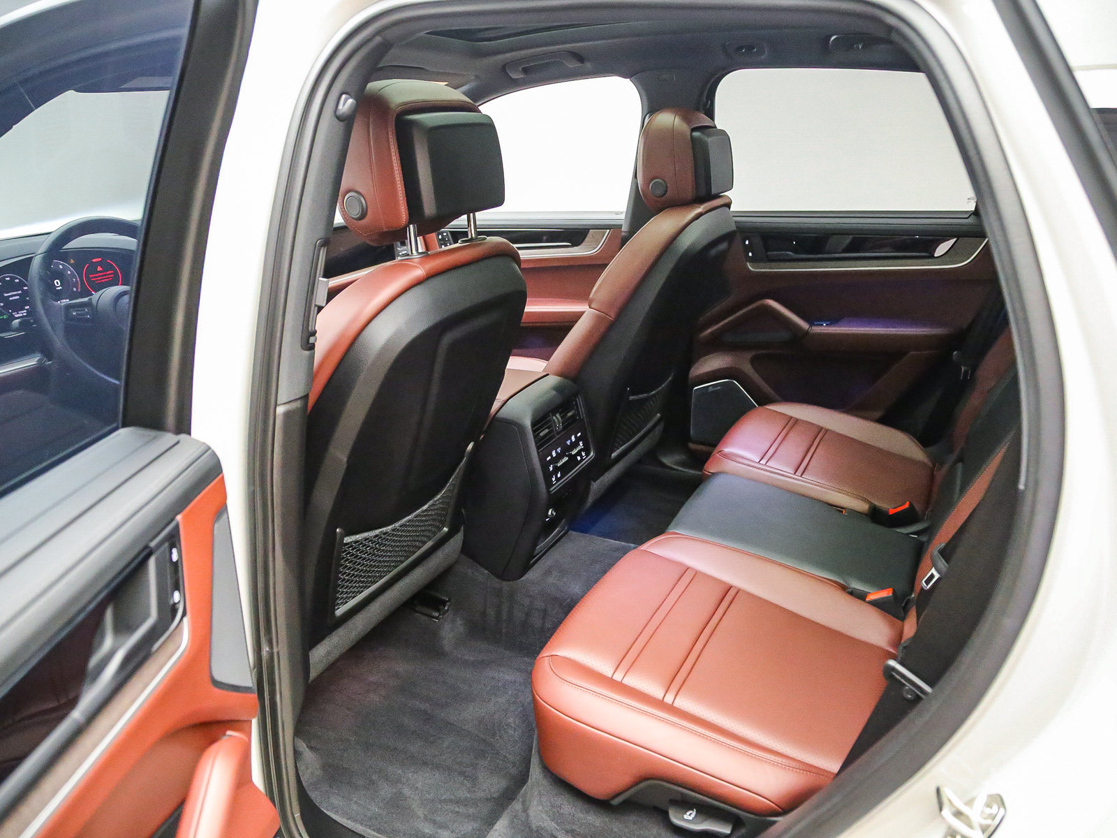 Certified 2024 Porsche Cayenne S AWD/4WD image 23